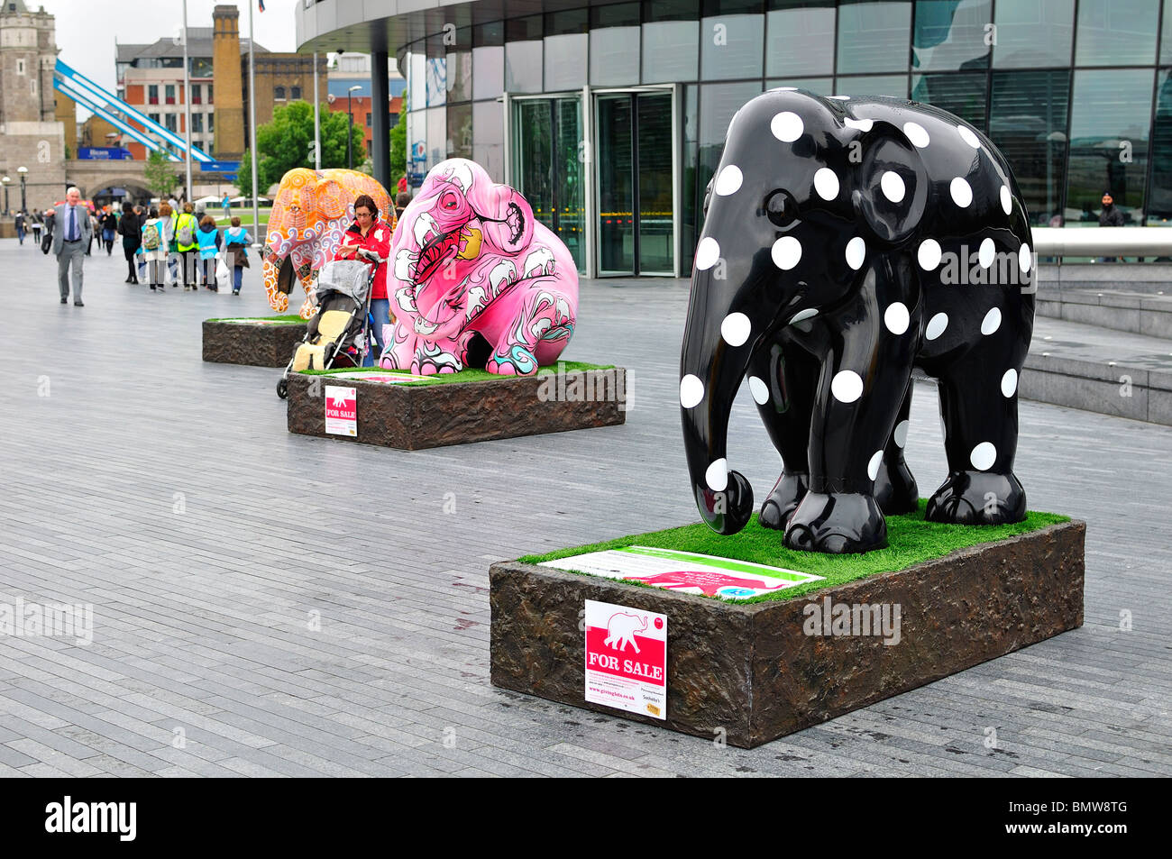 Colourful Elephant sculptures outside City Hall, London Stock Photo Alamy