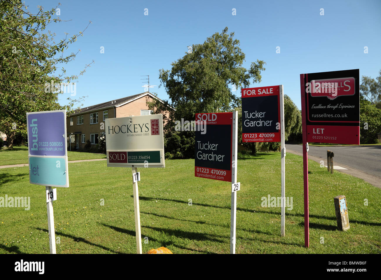 Let estate agents board hi res stock photography and images Alamy Let estate agents board hi res stock photography and images Alamy