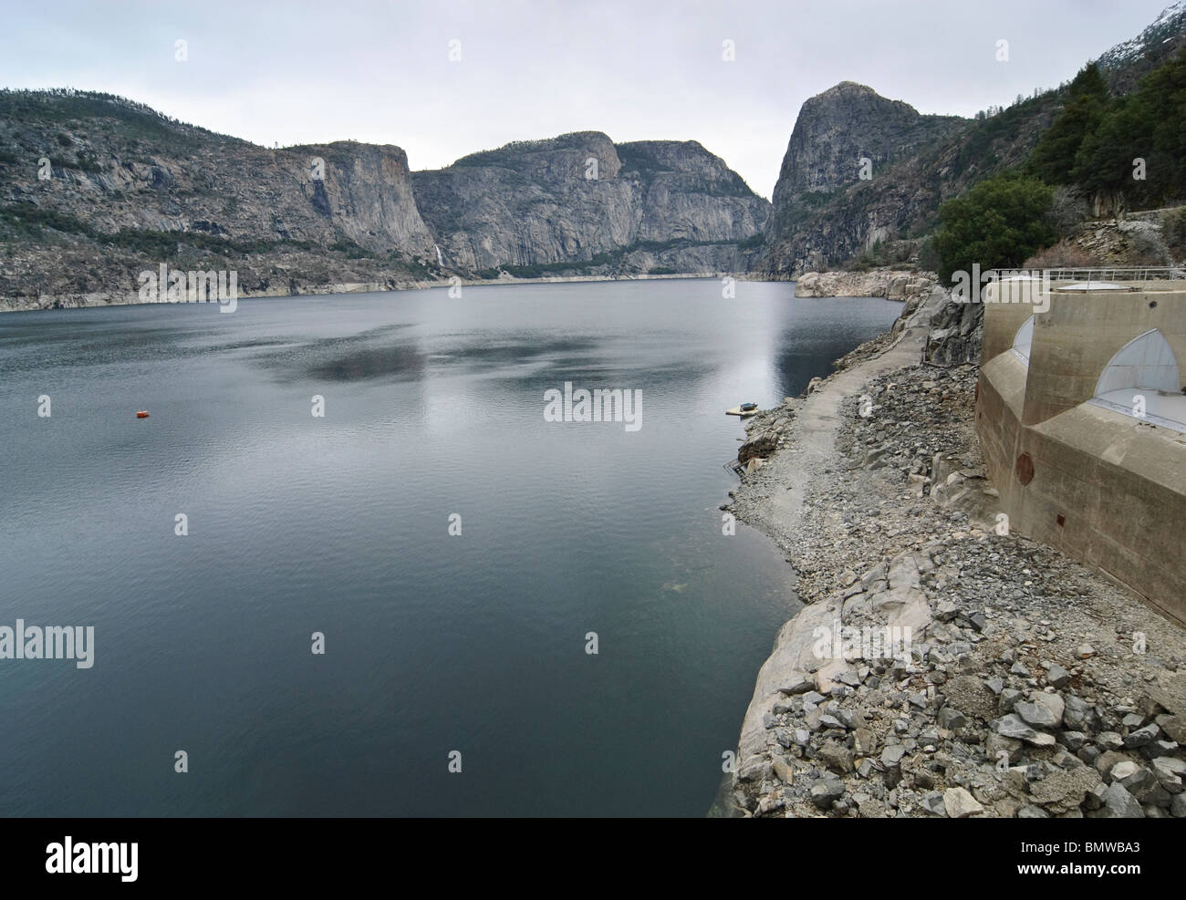 The O'Shaughnessy Dam forming the Hetch Hetchy Reservoir Stock Photo