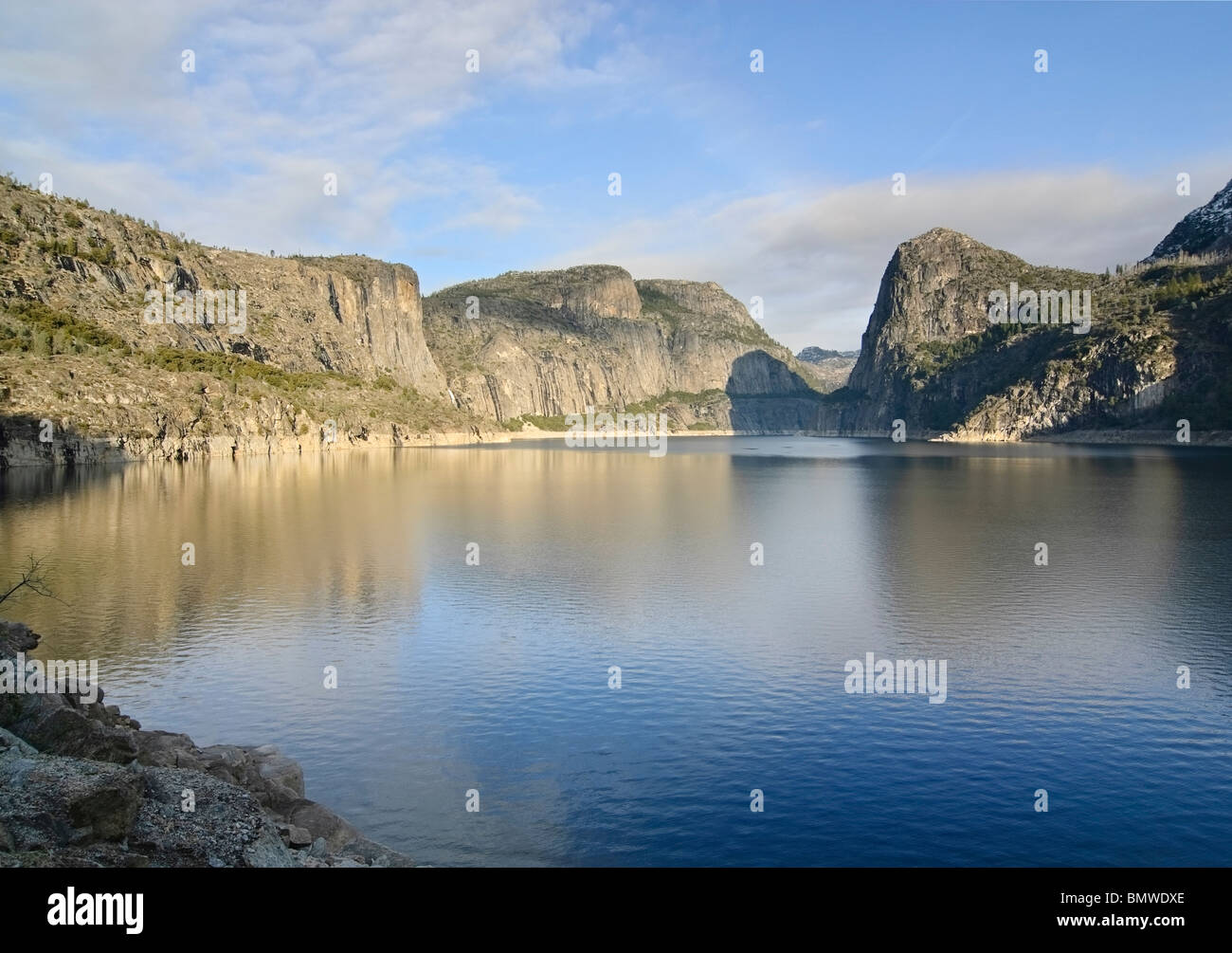 The O'Shaughnessy Dam forming the Hetch Hetchy Reservoir Stock Photo