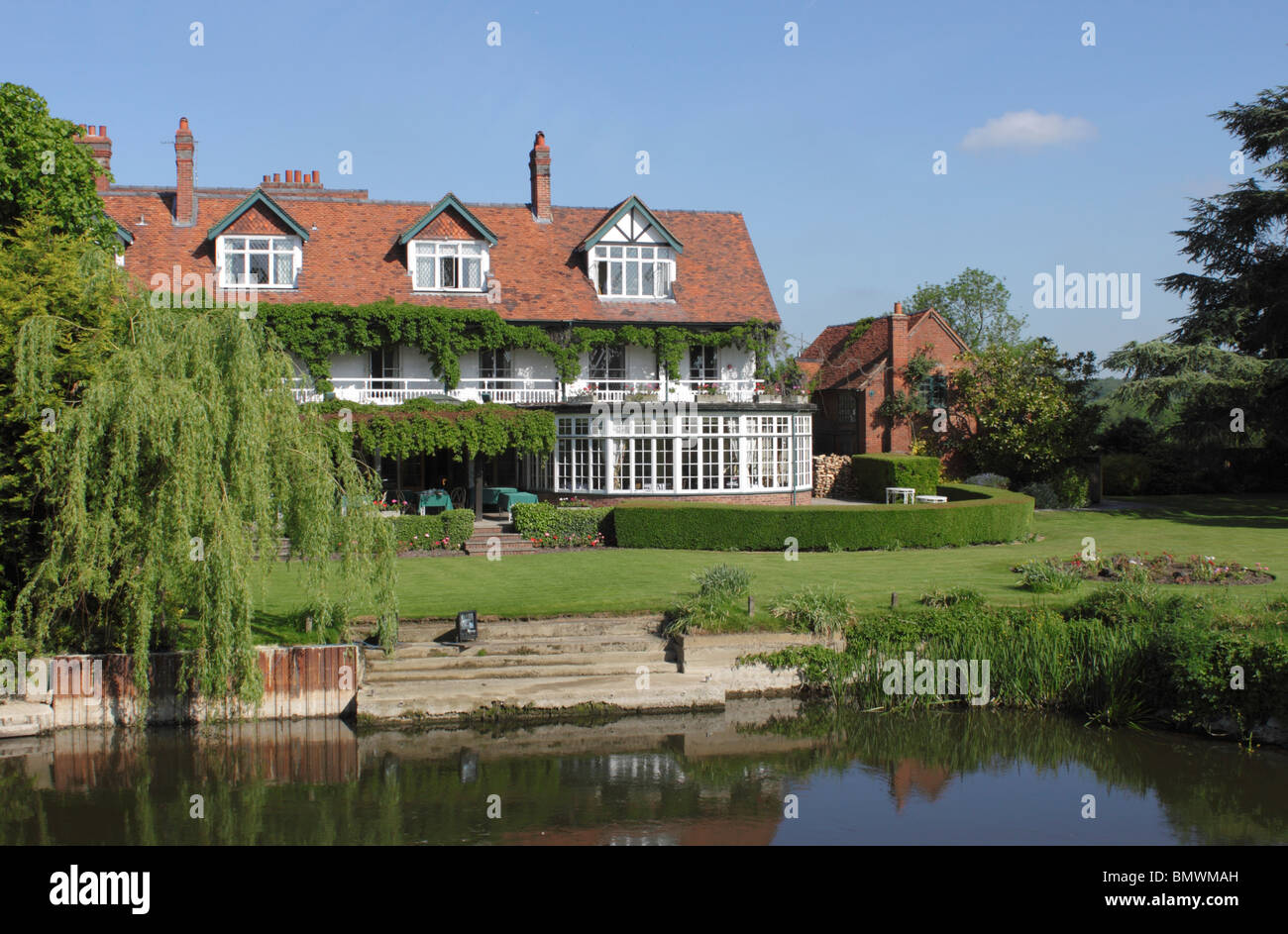 The French Horn Hotel Sonning Berkshire Stock Photo Alamy