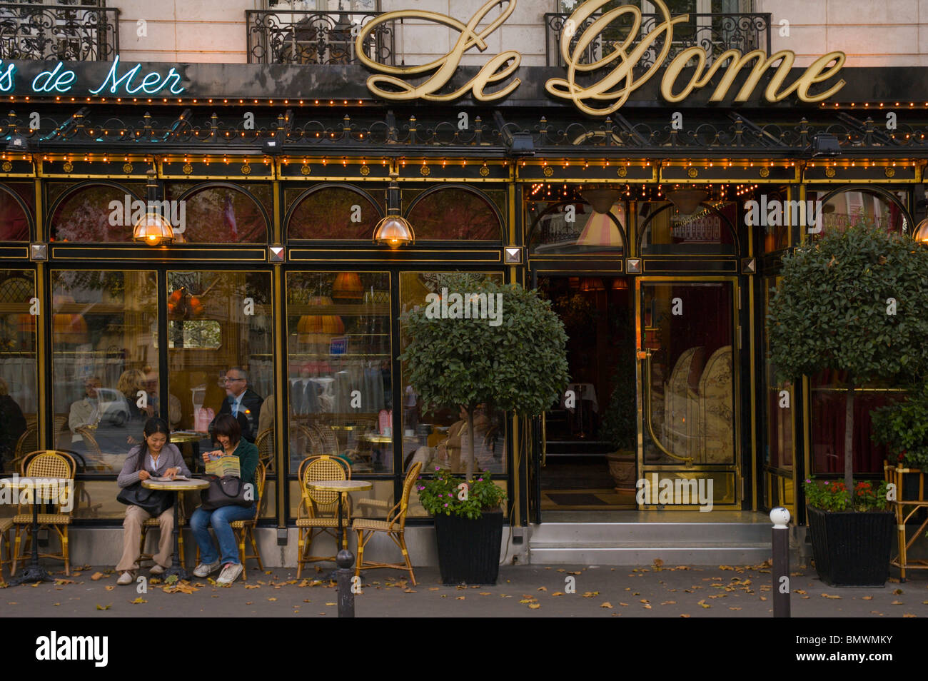 Le Dome cafe and seafood restaurant Montparnasse Paris France Europe Stock Photo