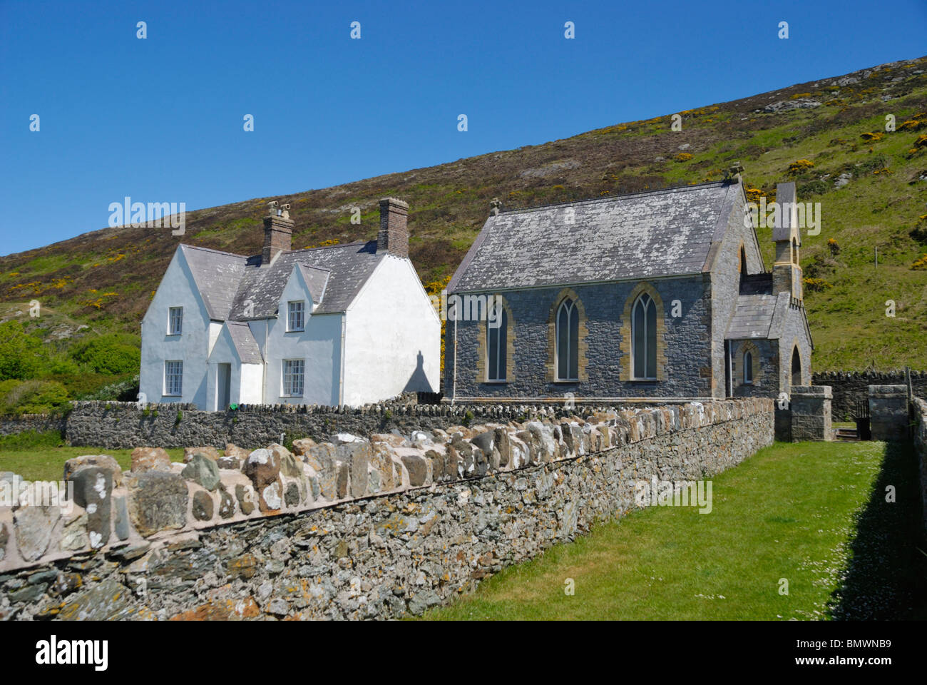 Chapel and Ty Capel house on Bardsey Island, North Wales Stock Photo