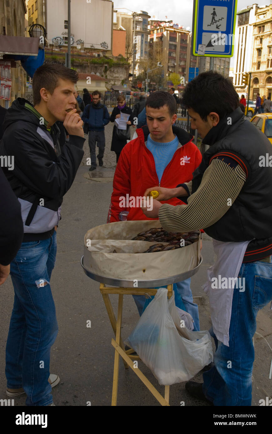 Mussel stall in Galata (Karaköy) Beyoglu central Istanbul Turkey Europe Stock Photo