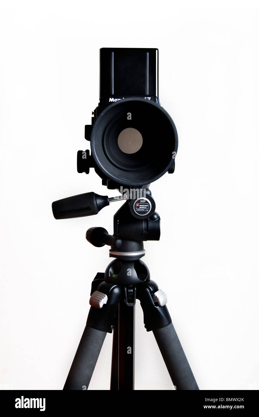 a Mamiya RZ67 Pro medium format photo camera on a tripod Stock Photo