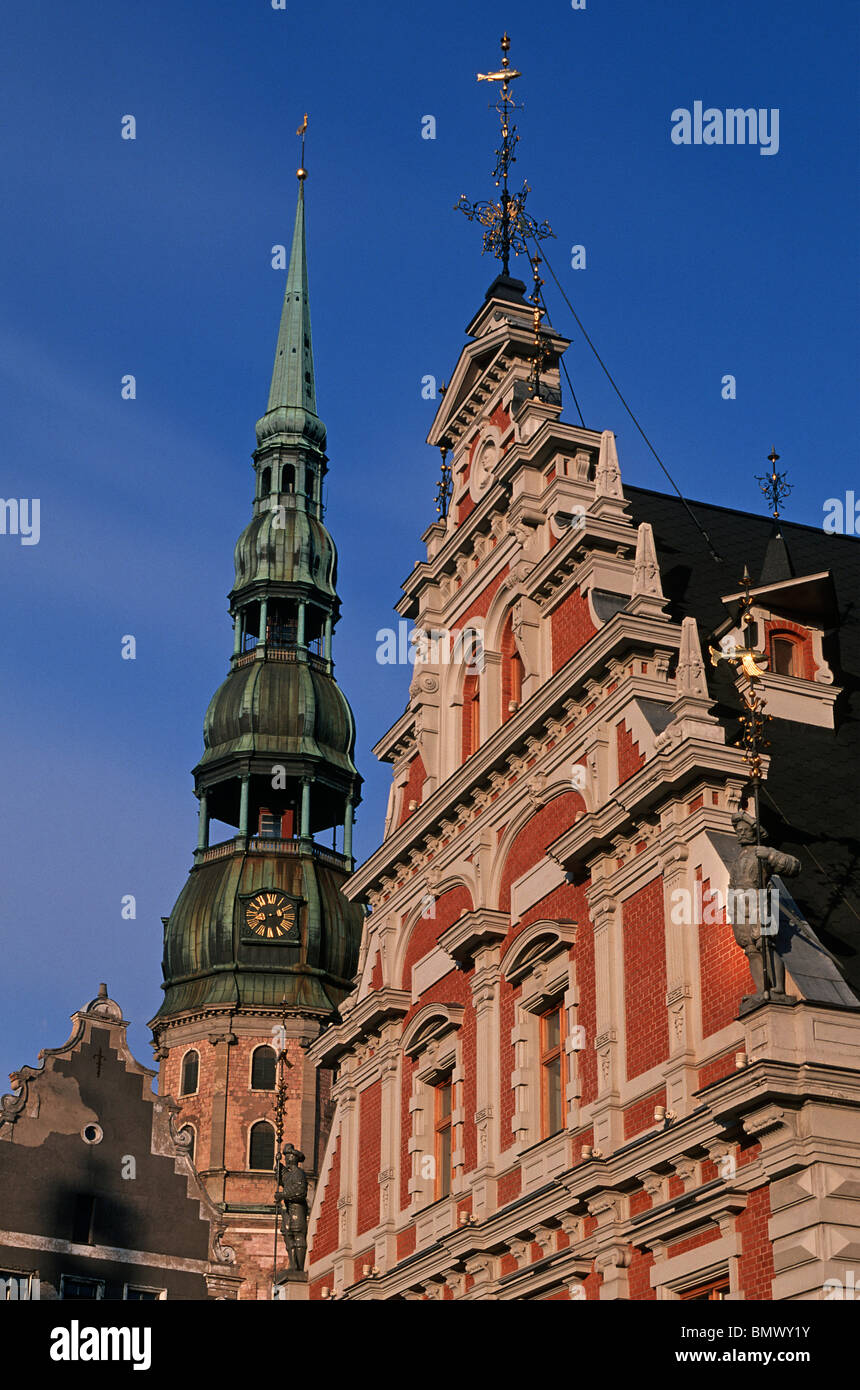 latvia-riga-old-town-house-of-blackheads-st-peter-s-church-stock
