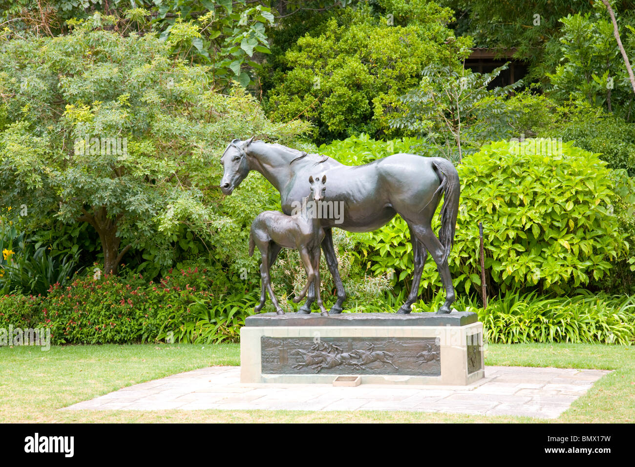 Statue of a horse hires stock photography and images Alamy
