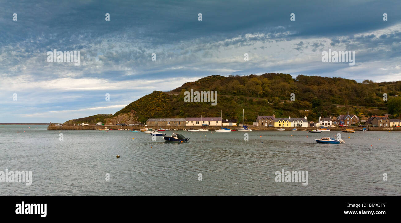 Lower fishguard hi-res stock photography and images - Alamy