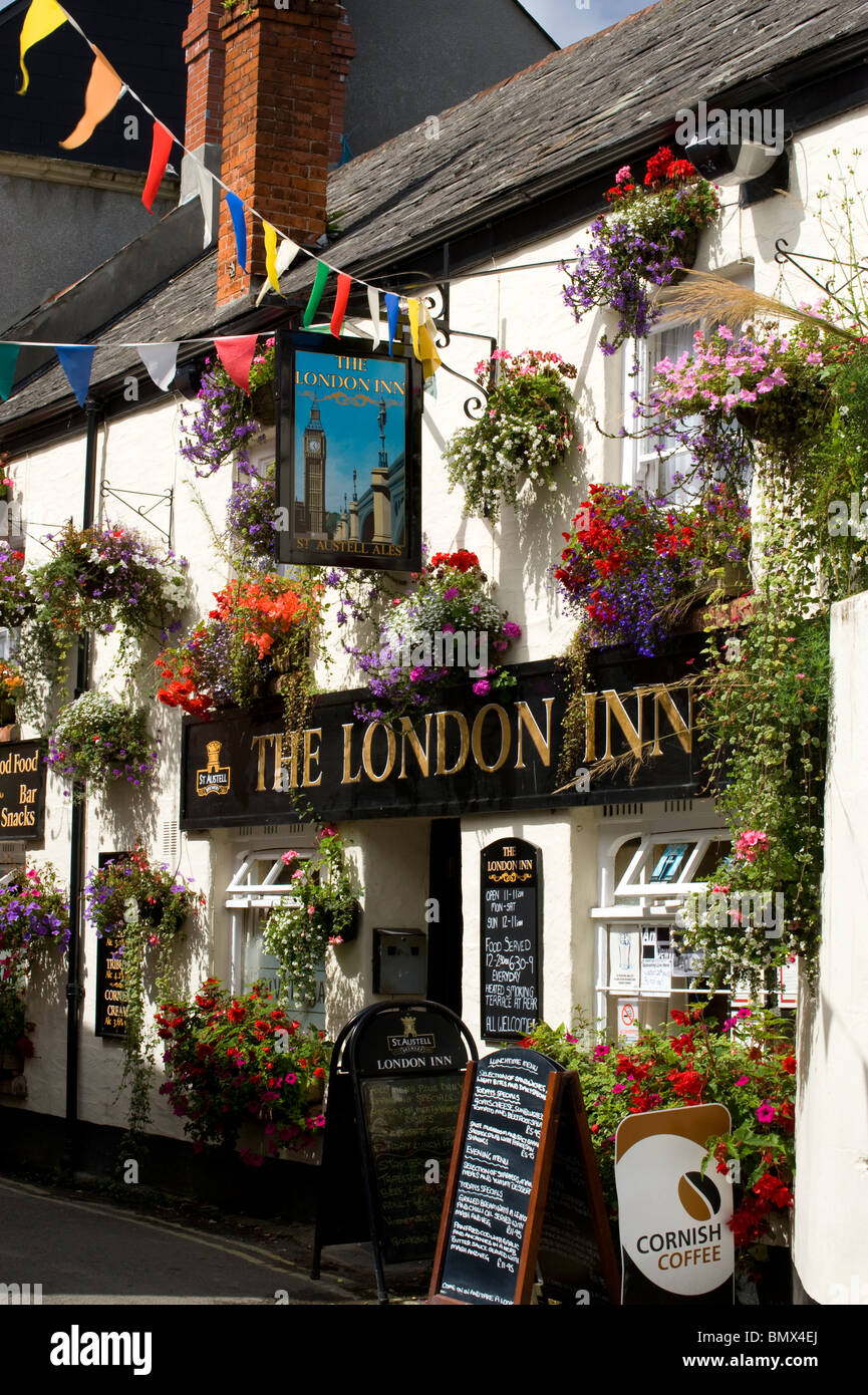 The London Inn at Padstow decorated with flowers and bunting Stock ...