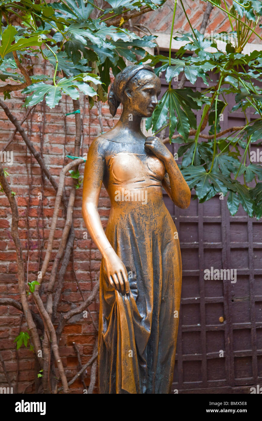 Statue of Juliet Verona Italy Stock Photo Alamy