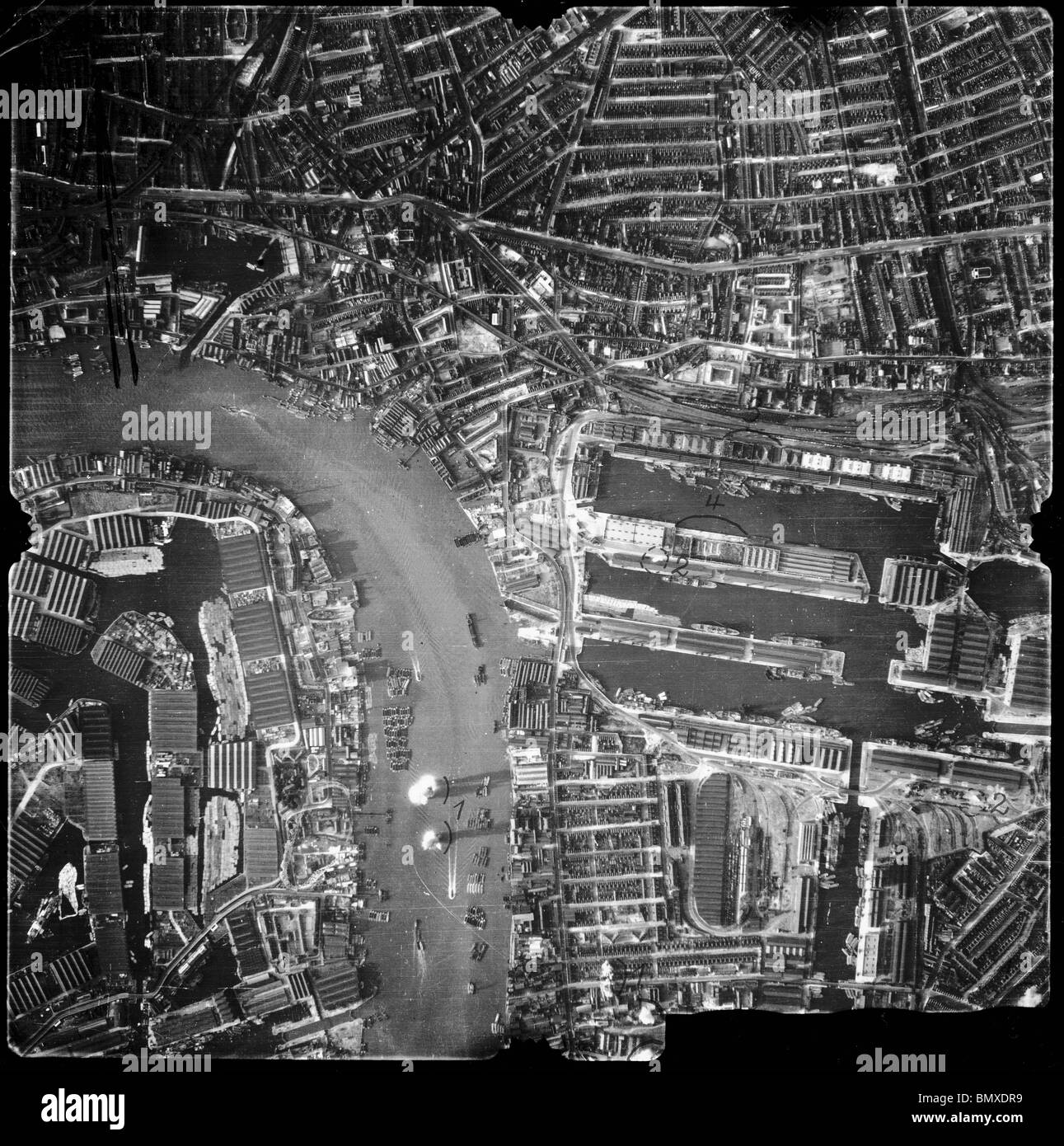 London Blitz London Docks Luftwaffe Bombing Raid Stock Photo