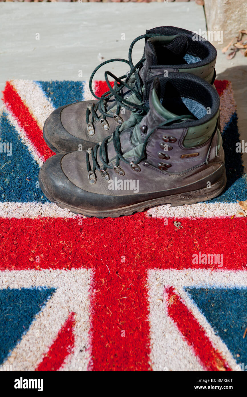 second hand walking boots