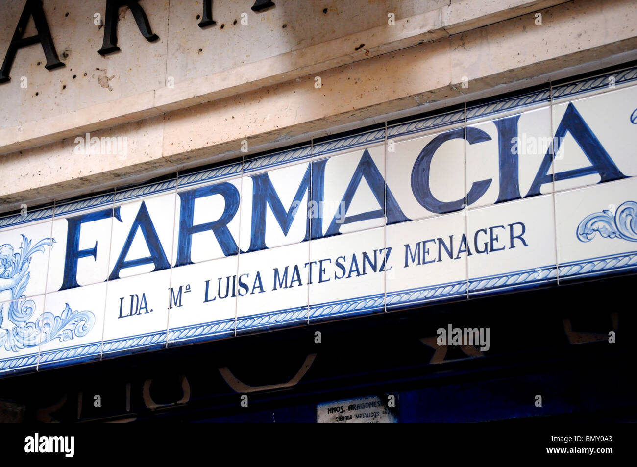 Madrid, Spain. Farmacia El Leon in Calle de Leon. Tiled sign. Pharmacy / chemist shop Stock Photo