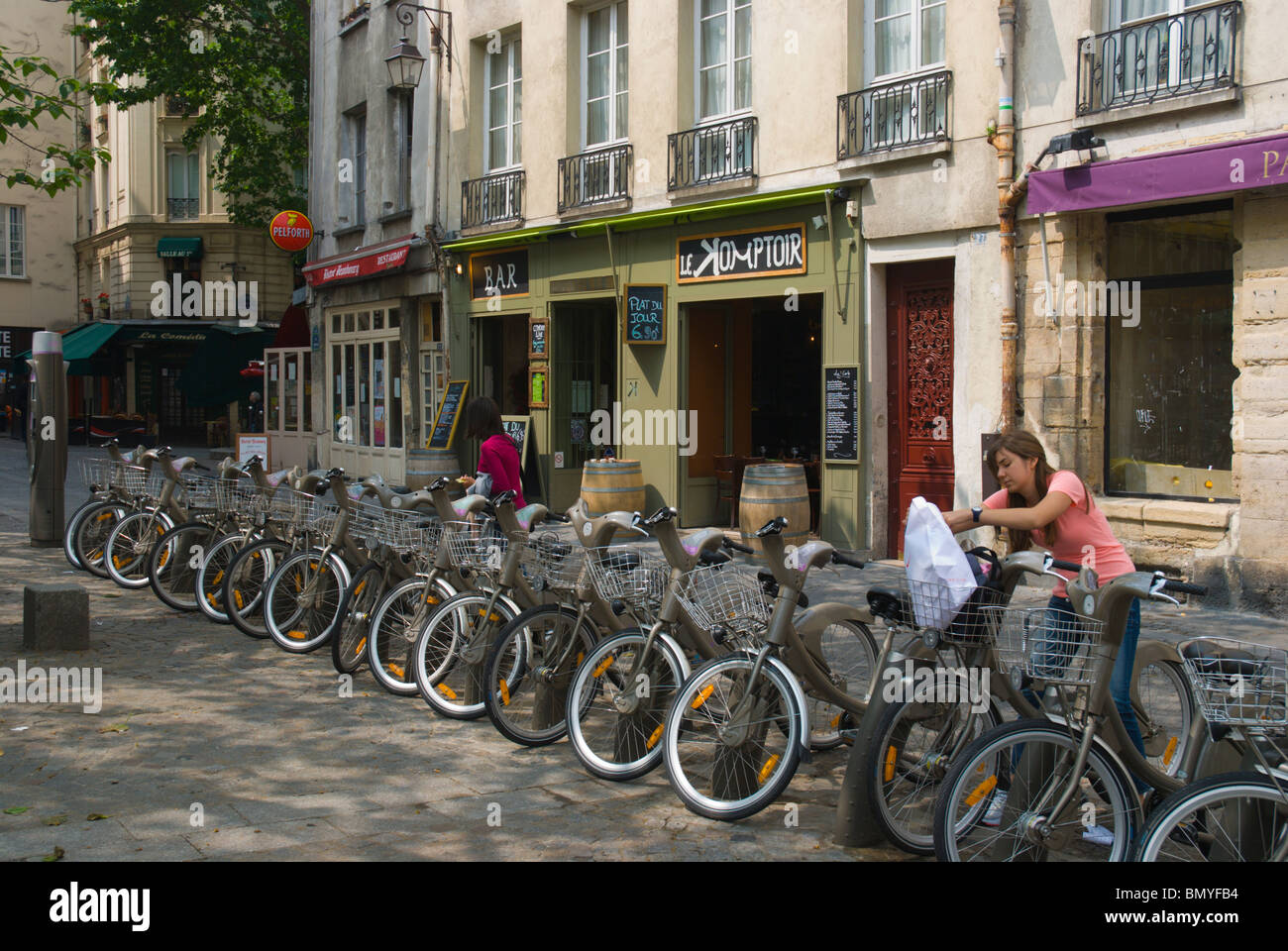 Public bike hire scheme paris hires stock photography and images Alamy Public bike hire scheme paris hires stock photography and images Alamy