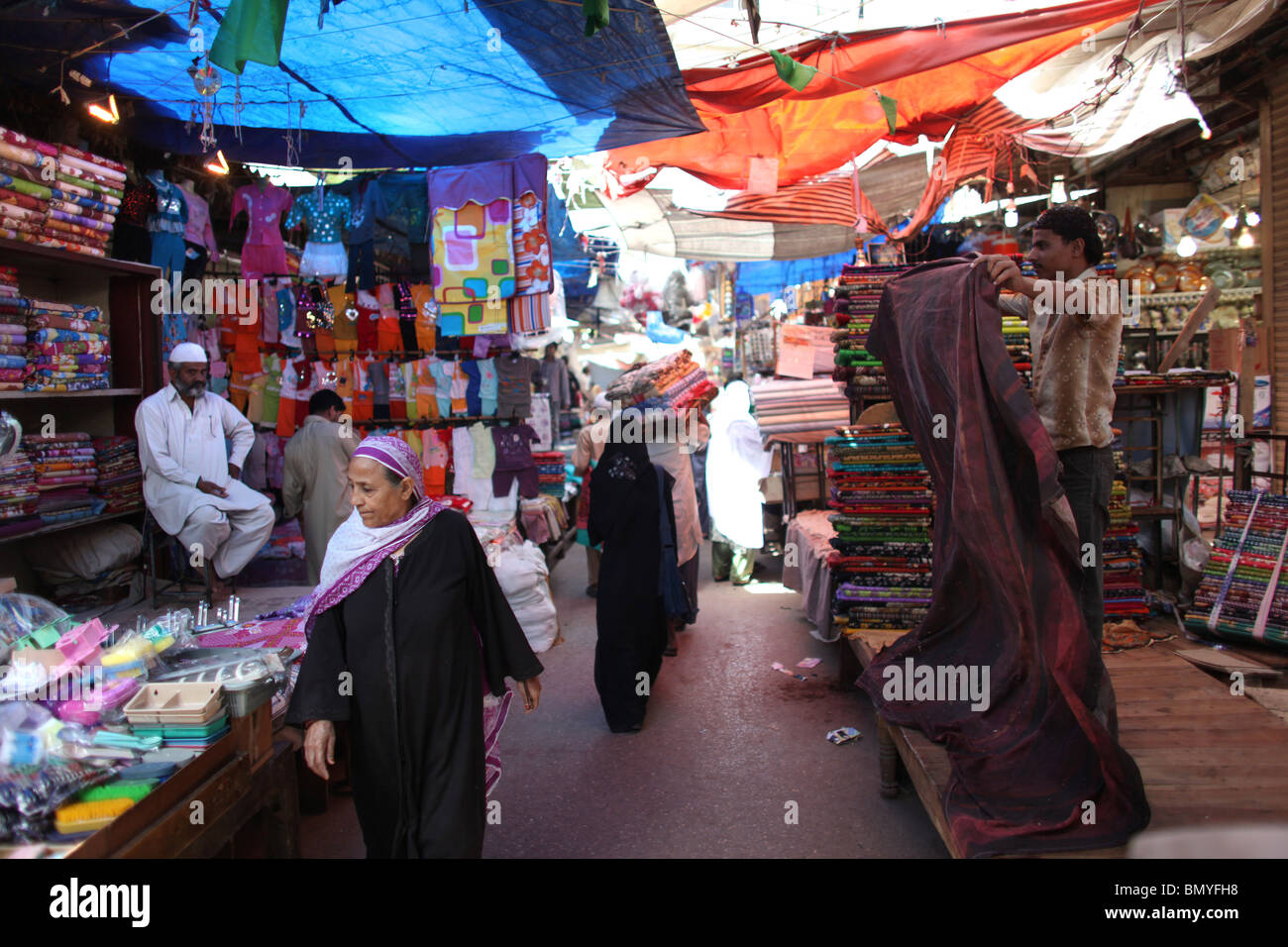 market in karachi, pakistan Stock Photo Alamy