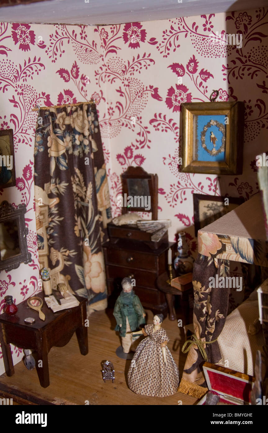 Doll house hires stock photography and images Alamy