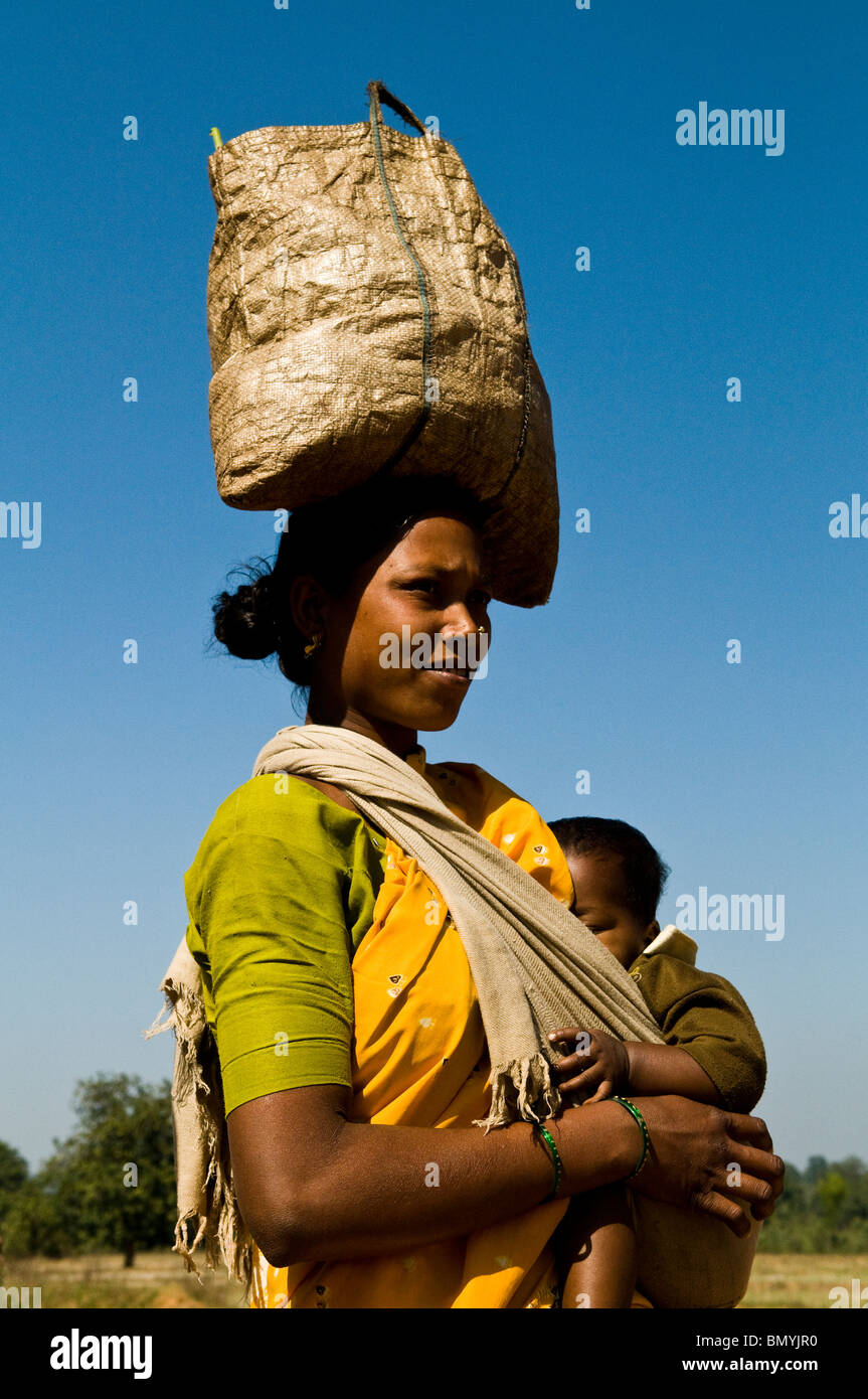 Indian tribal women portrait hi-res stock photography and images - Alamy