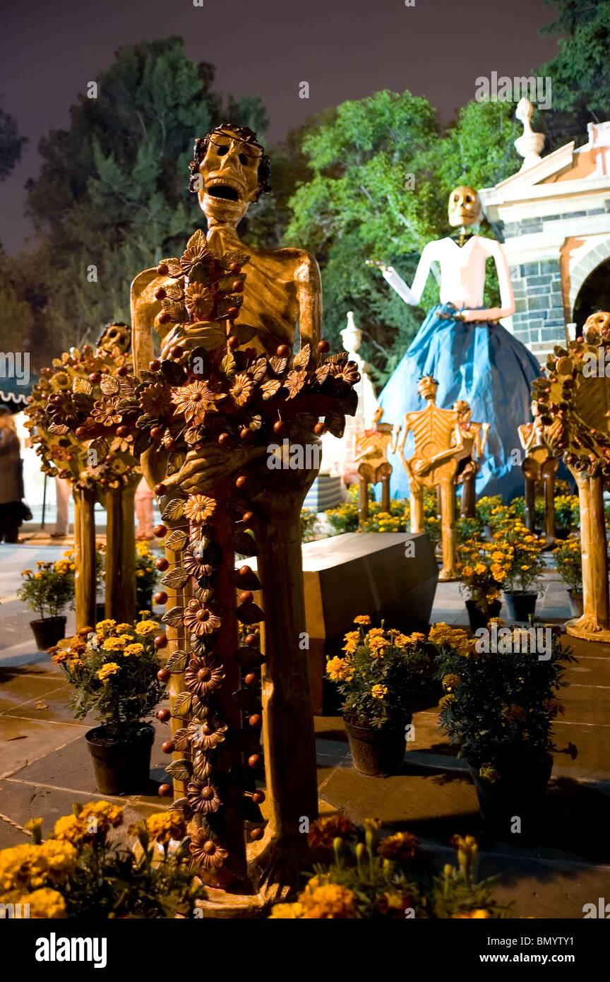 Day of the dead ofrenda in Tepotzotlan, Mexico Stock Photo - Alamy