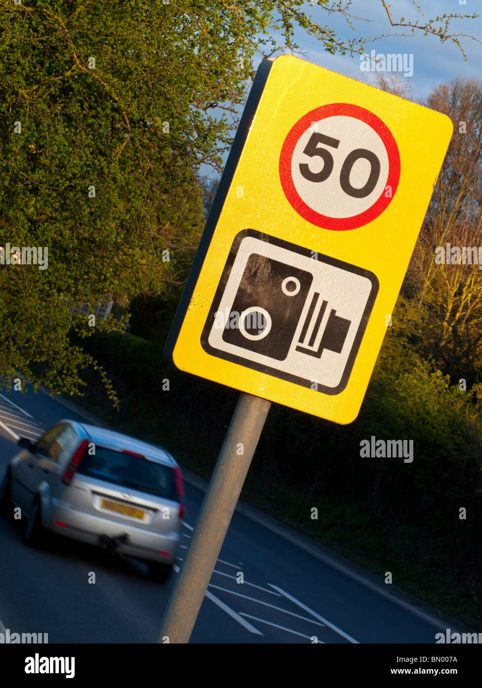 Speed camera warning sign hires stock photography and images Alamy