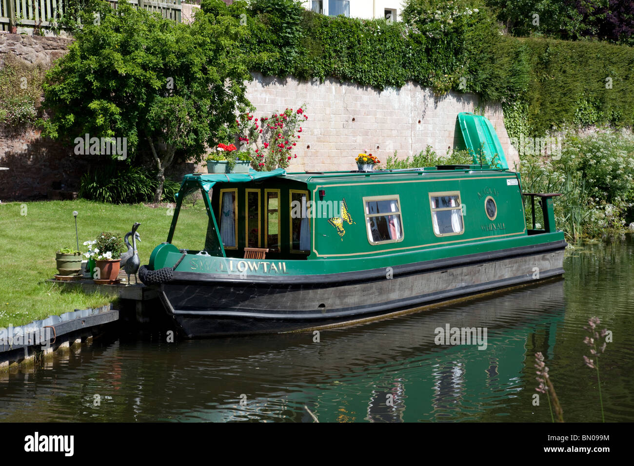 Canal Barge High Resolution Stock Photography and Images - Alamy