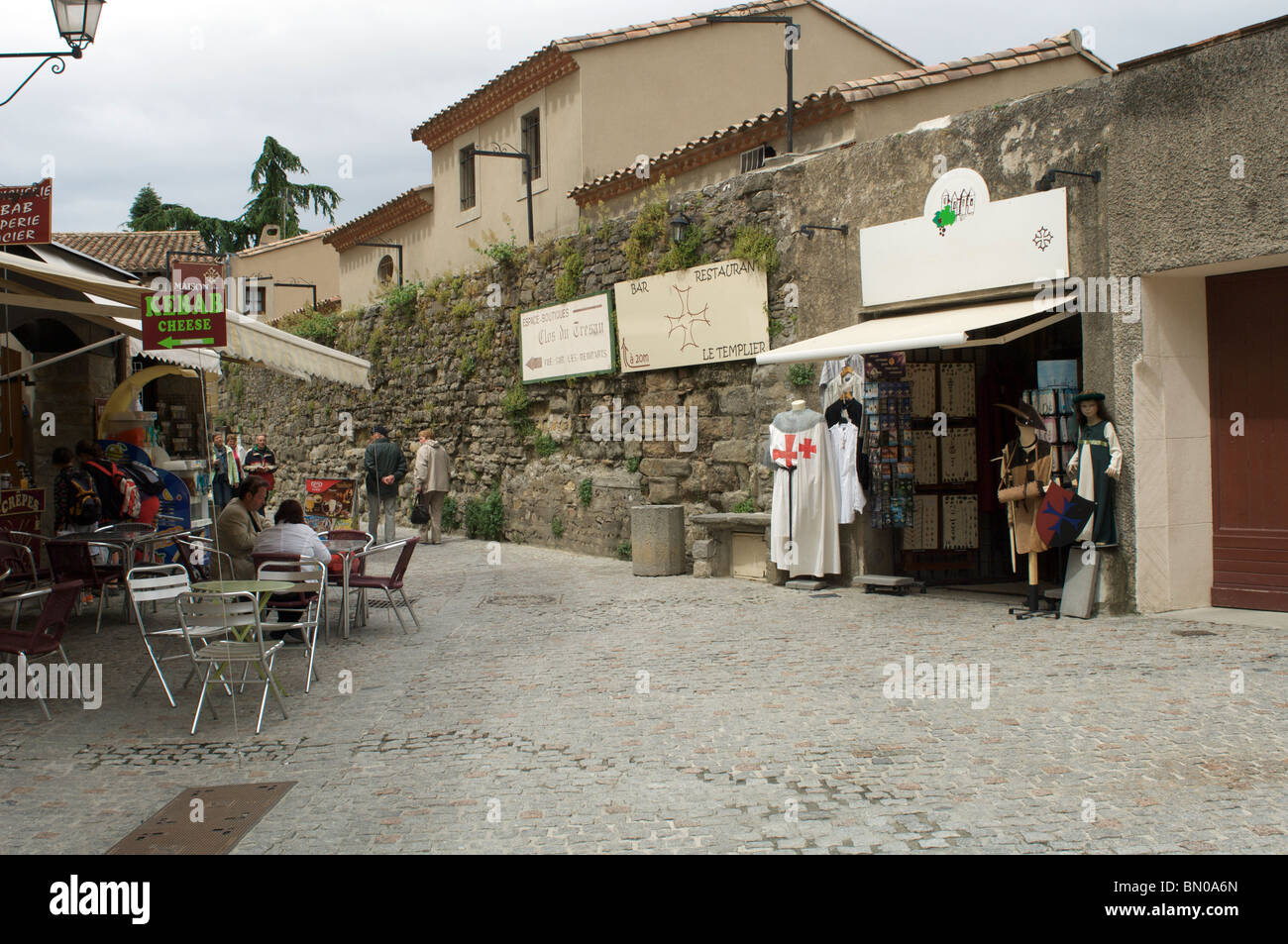 Shop And Cafe In La Cite Carcassonne Stock Photo Alamy Shop And Cafe In La Cite Carcassonne Stock Photo Alamy