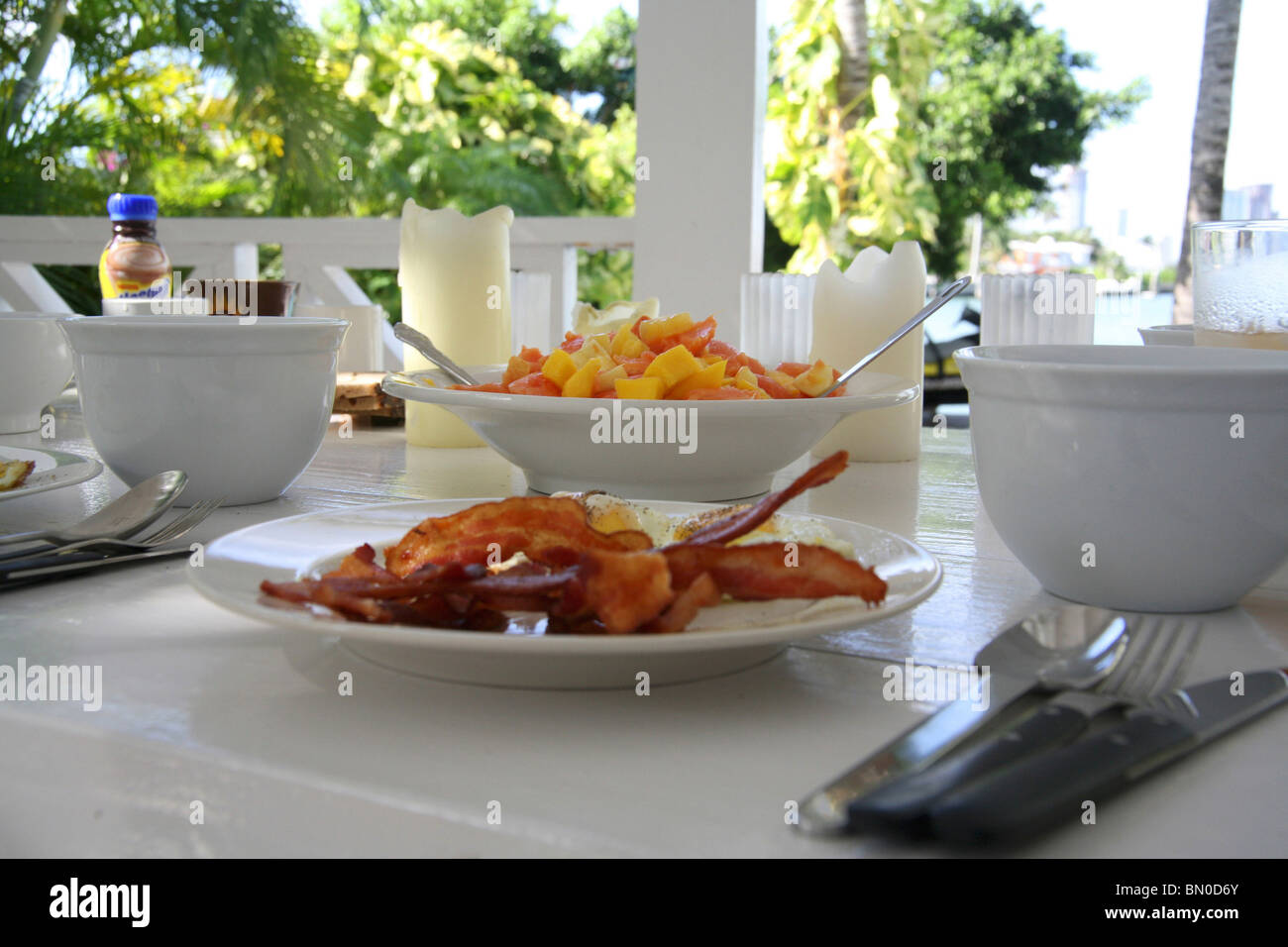 Breakfast with Fried Eggs and Bacon Stock Photo - Alamy