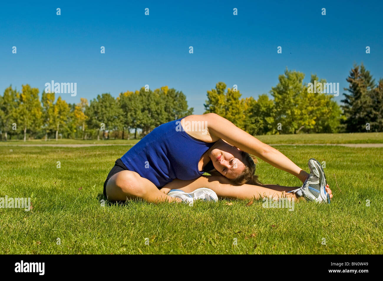 Stretching hi-res stock photography and images - Alamy