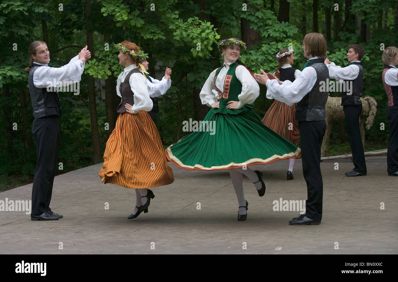Latvia,Latvian folklore,Traditional costumes,sing,singing,dance,dancing ...