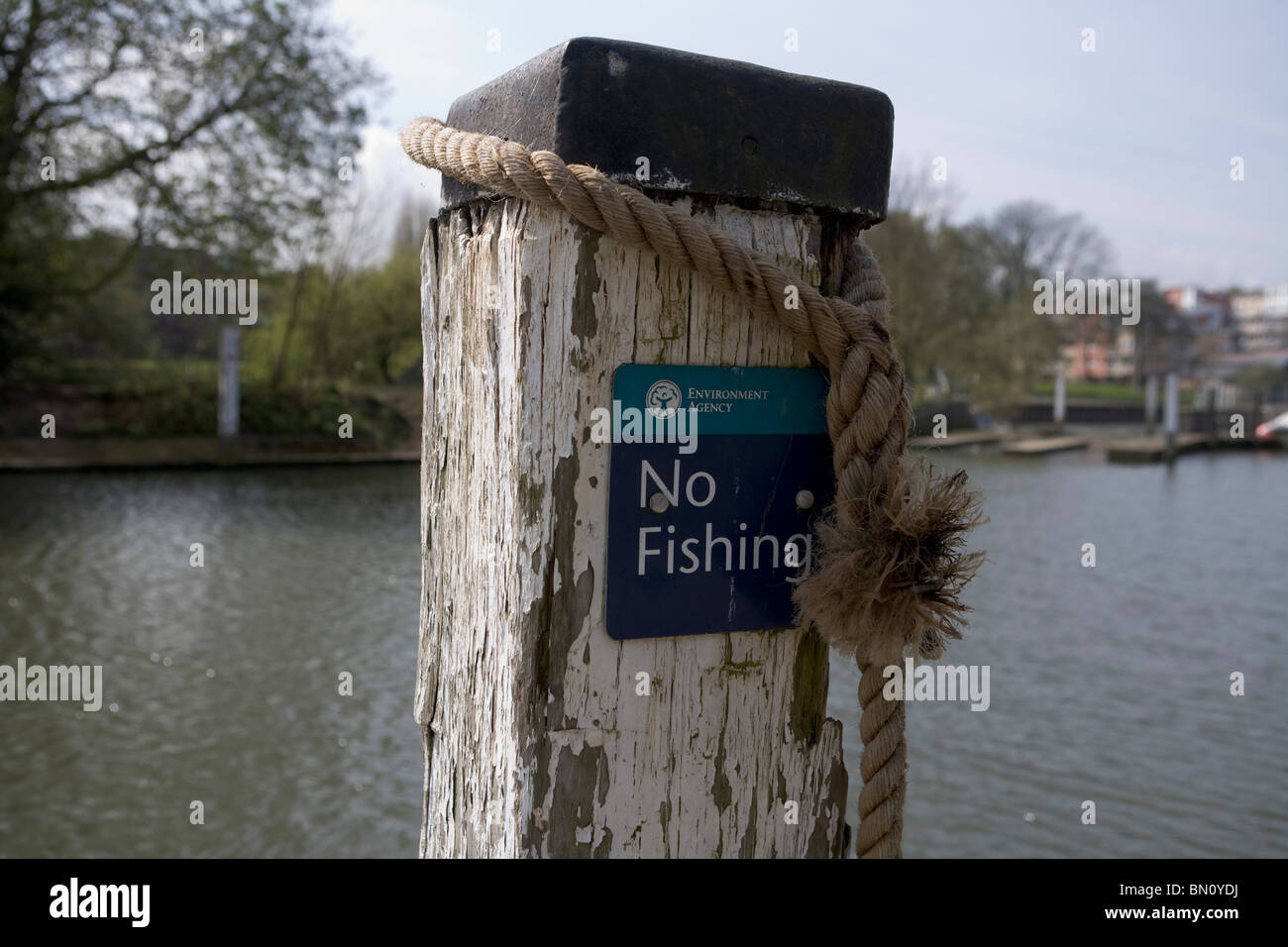 No fishing sign signs hi-res stock photography and images - Alamy