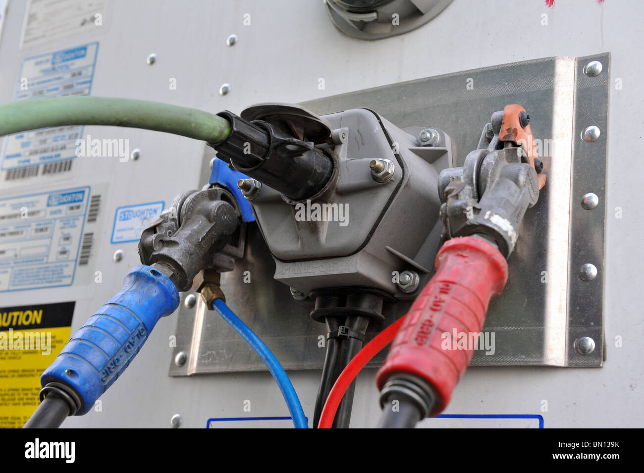 thumbnail image 2 of Tractor-Trailer Air Brake Lock - Heavy Duty Anti-Theft Lock For Truck Parking Brake & Trailer Air Valves 2 of 12