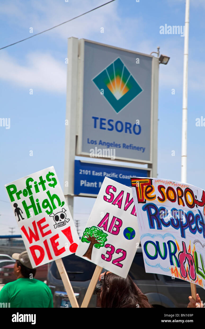A protest of “California jobs Initiative”, AB 32, at the Tesoro Oil refinery headquarters in Wilmington, California Stock Photo
