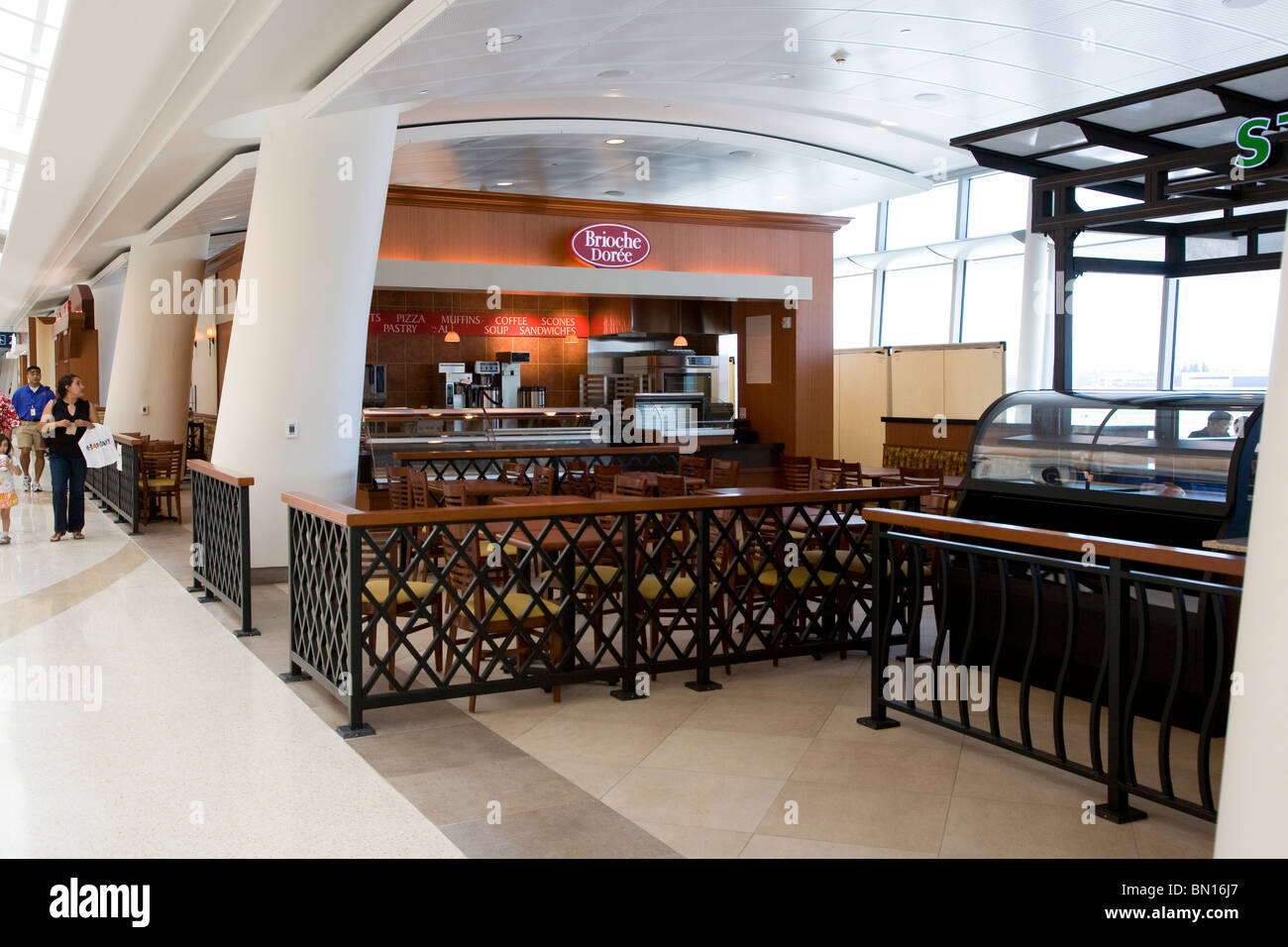 Brioche Doree Cafe at Terminal B in Mineta San Jose International Airport Stock Photo