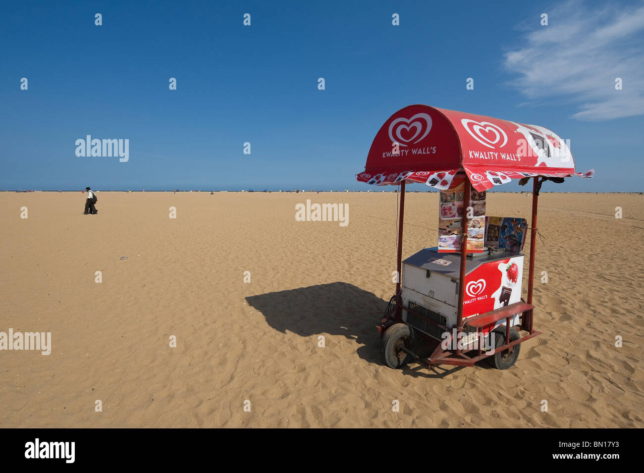 India Tamil Nadu Chennai ex Madras an ice-creams kiosk on the seashore Stock Photo