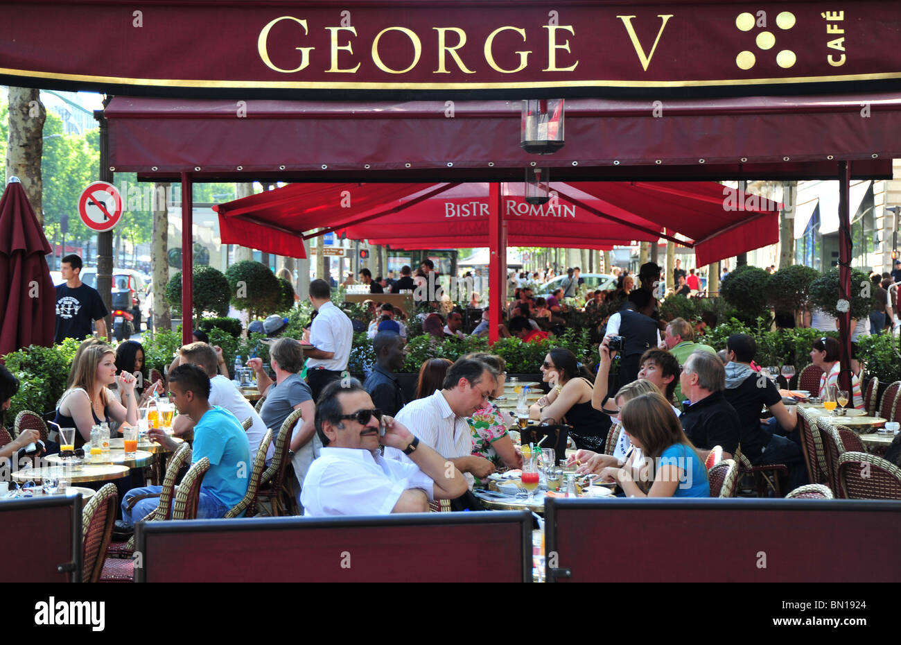 Paris Cafe 'George V' in Champs Elysees France Stock Photo