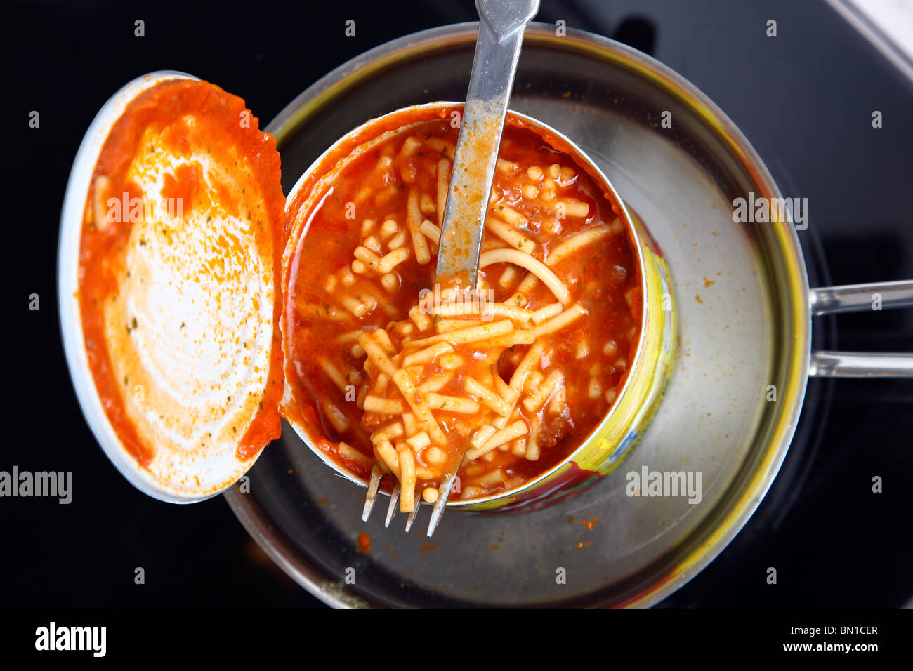 Heating of readytoserve meals in hot water. Soups or pasta dishes in