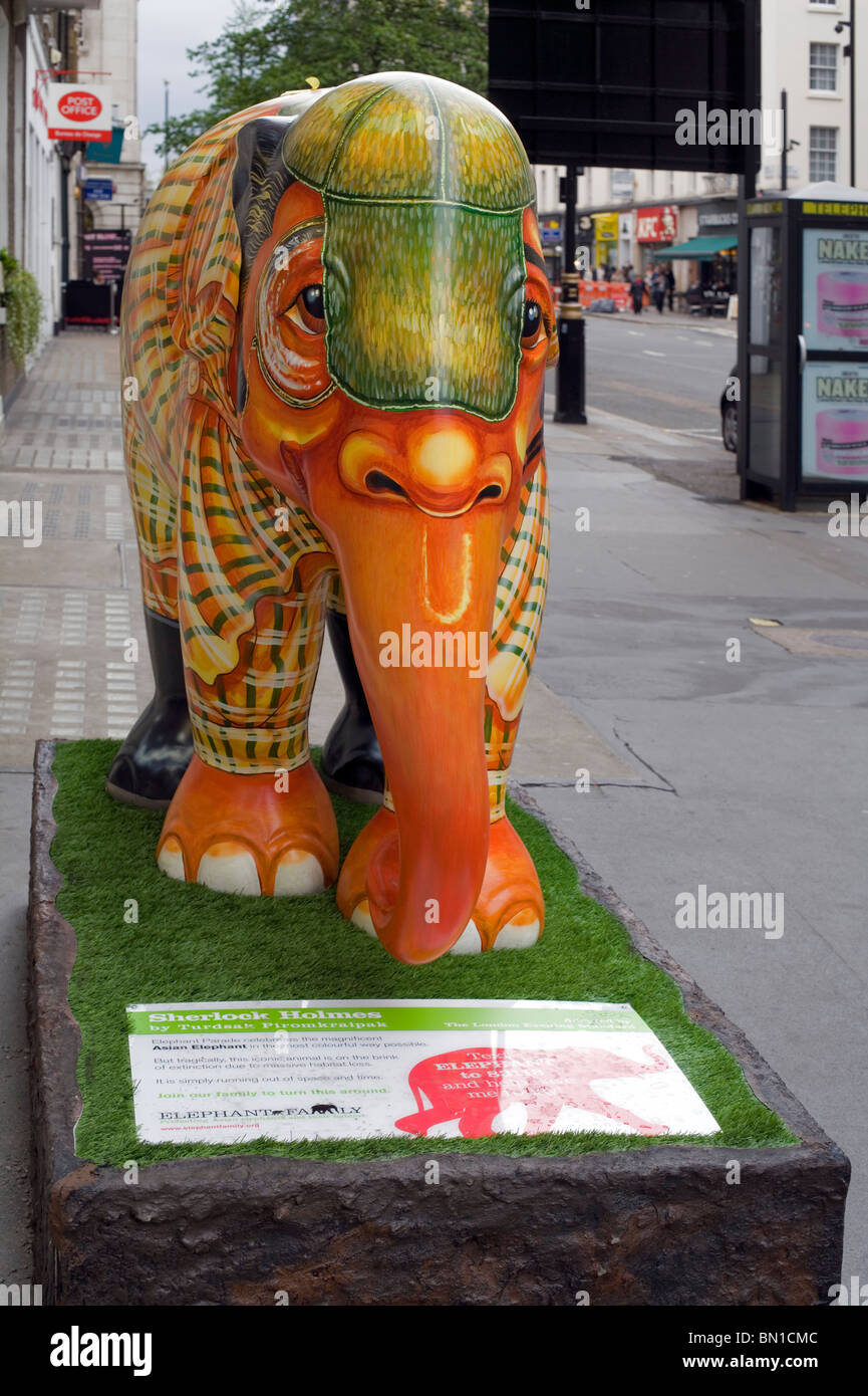 Elephant Parade model as Sherlock Holmes, Baker Street,s, London, England, UK, Europe Stock Photo