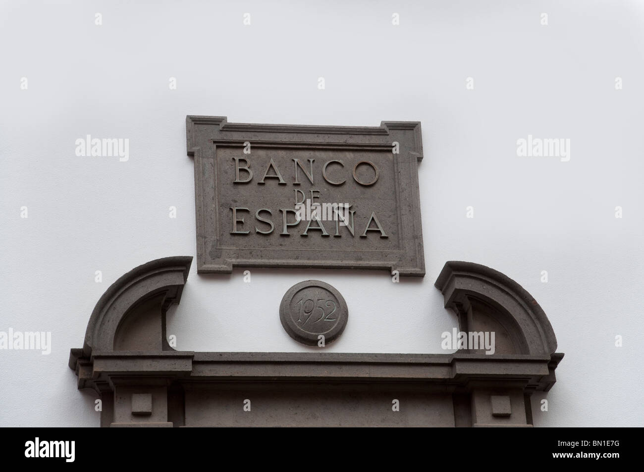 A plaque with the words 'Banco De Espana' above the entrance to a bank in Las Palmas, Gran Canaria, Spain Stock Photo