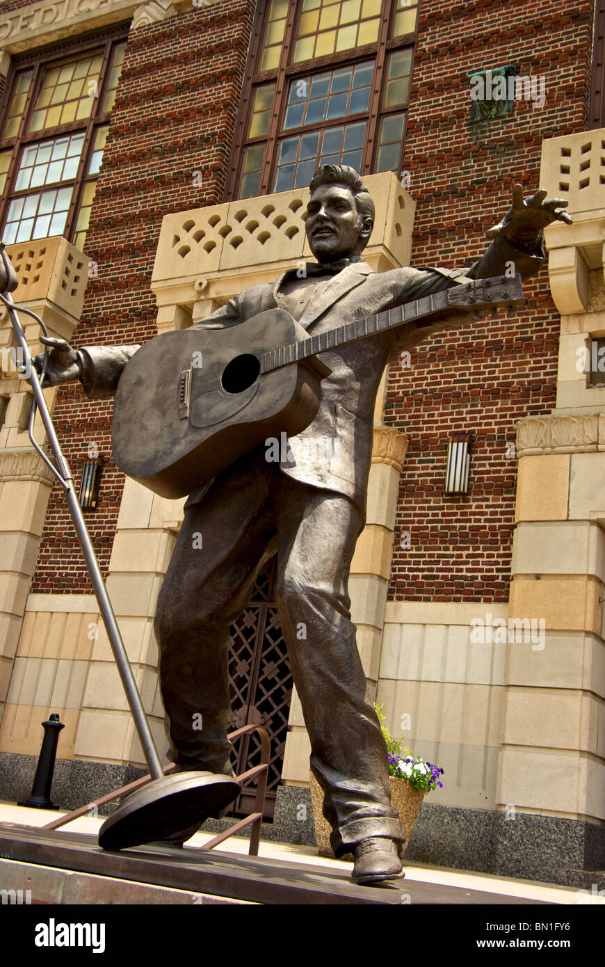 Statue of the 'King' Elvis Presley at art deco design Shreveport LA Municipal Auditorium where he first performed publicly Stock Photo