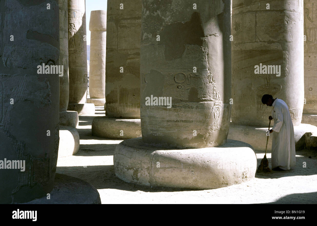 Caretaker at the Ramesseum, the mortuary temple of Pharaoh Ramesses II, at the Theban Necropolis in Luxor. Stock Photo