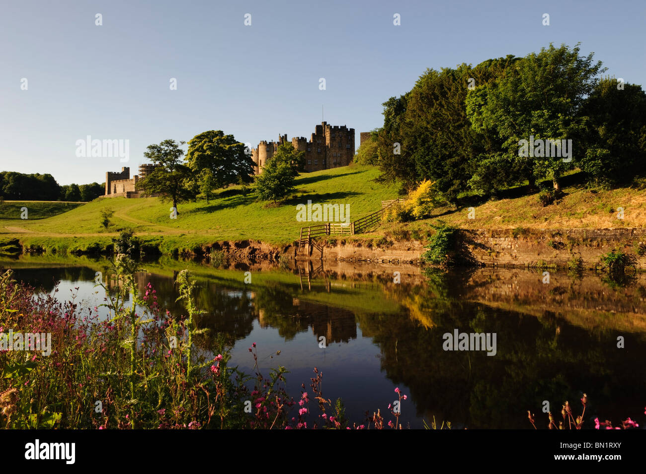 Alnwick Castle, River Aln Stock Photo - Alamy