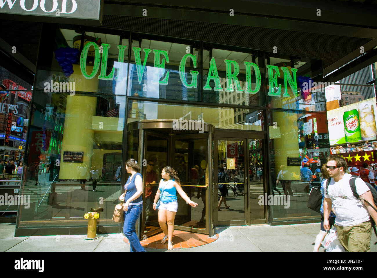 An Olive Garden Restaurant In Times Square In New York Stock Photo