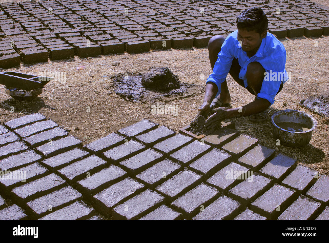 Making bricks, Potalpani village, Madhya Pradesh, INDIA Stock Photo