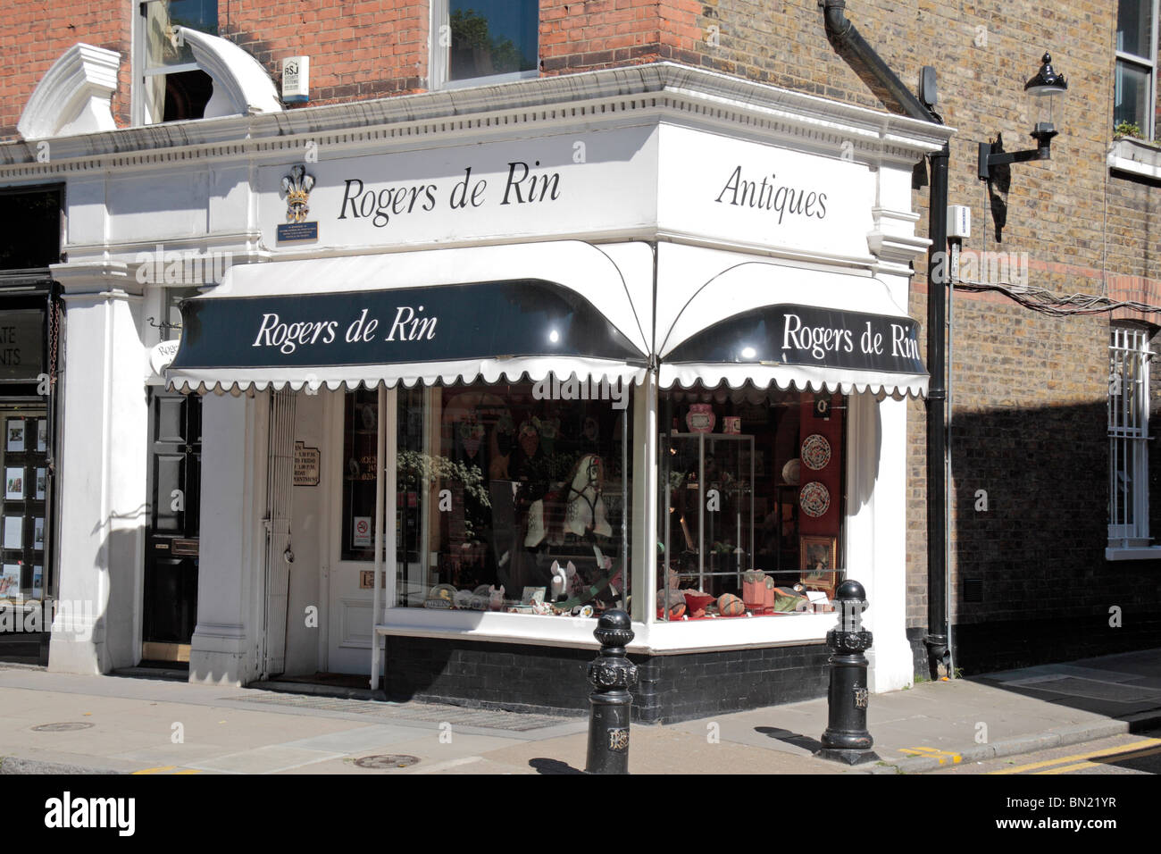The Rogers de Rin antique dealer and restore, 76 Royal Hospital Road, Paradise Walk, Chelsea, London SW3 4HN Stock Photo