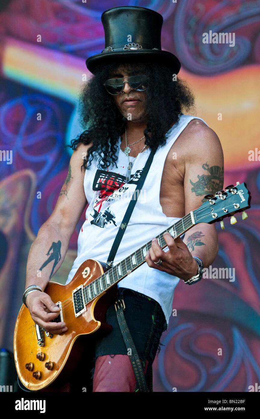 GRAMMY Award Winning Rockstar, SLASH, Signs Guitar At Hard Rock