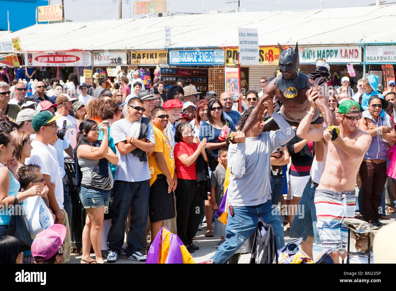 Street performance on Venice Beach boardwalk in Los Angeles, California,  USA Stock Photo - Alamy