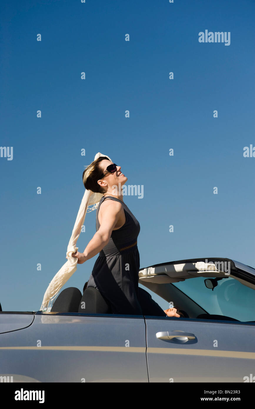 Woman scarf convertible hires stock photography and images Alamy
