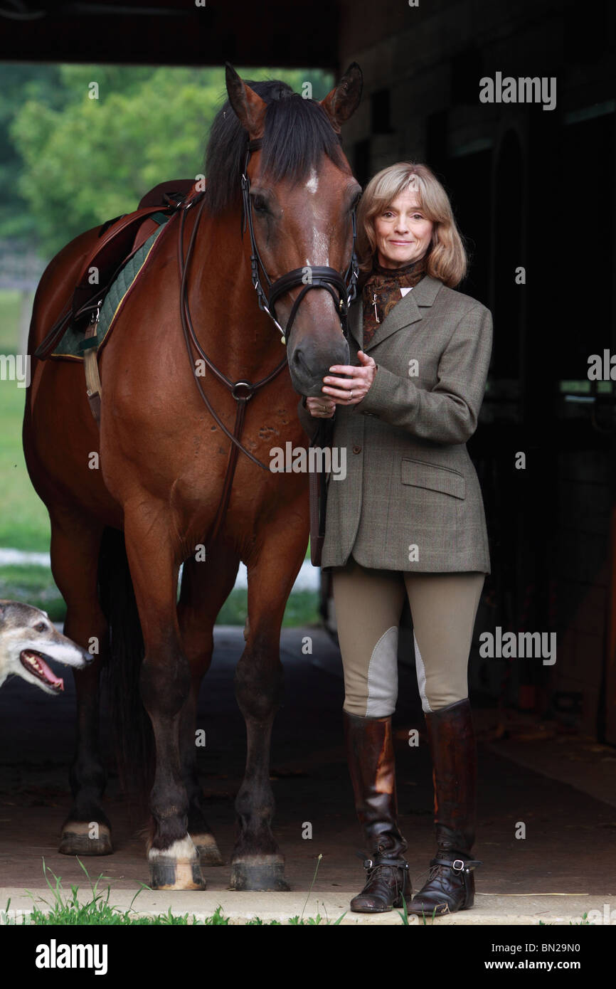 Lady fox hunt mature hires stock photography and images Alamy