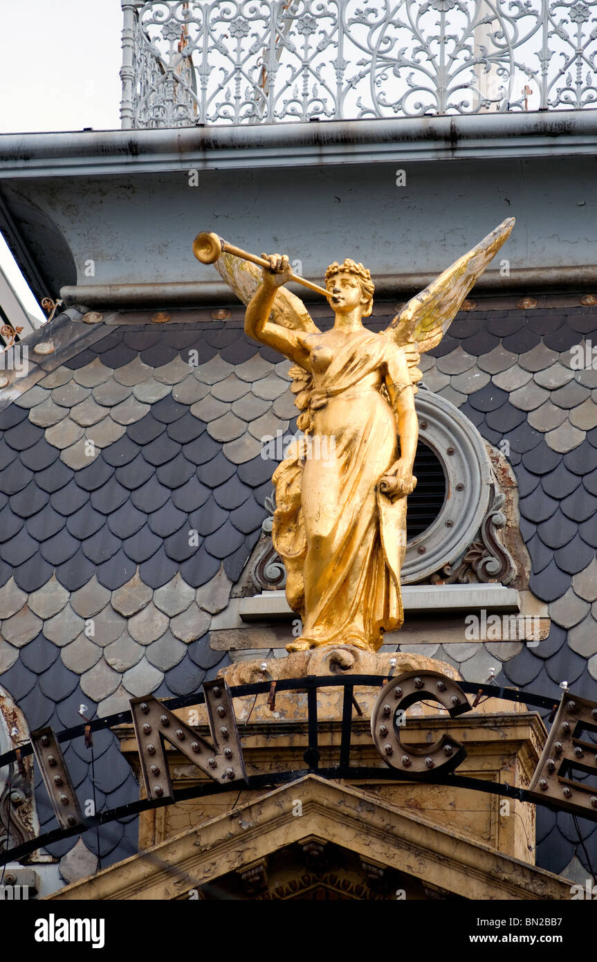 Princess Theatre roof sculpture, Melbourne, Australia Stock Photo Alamy
