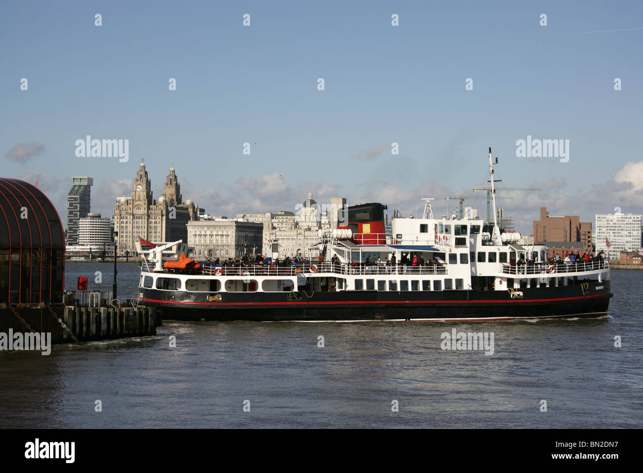 City of Liverpool, England. The Mersey Ferry Snowdrop leaving Woodside Ferry Terminus at Birkenhead. Stock Photo