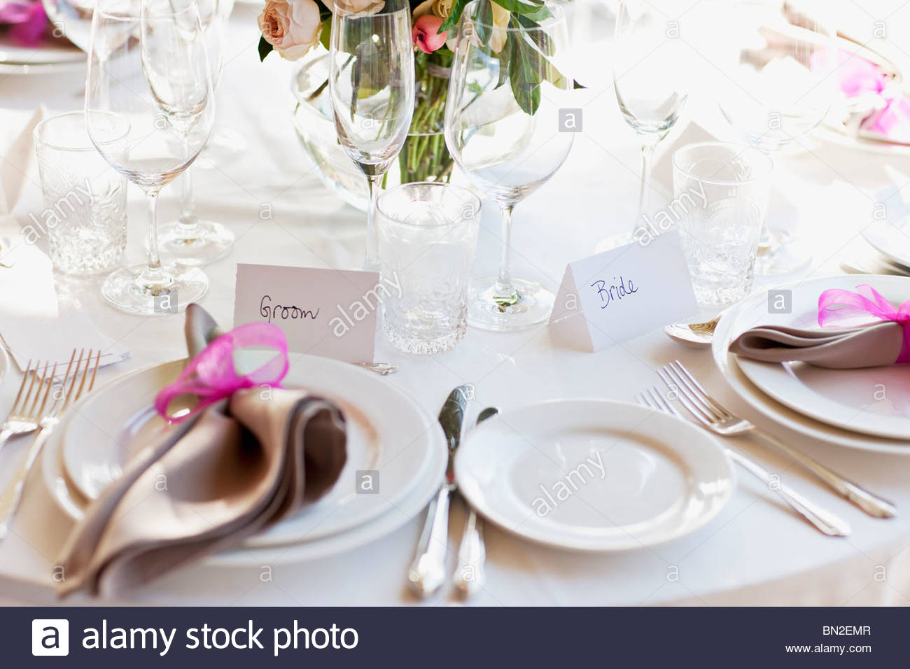 Wedding Reception Table Setting Stock Photos & Wedding Reception Table Setting Stock Images Alamy
